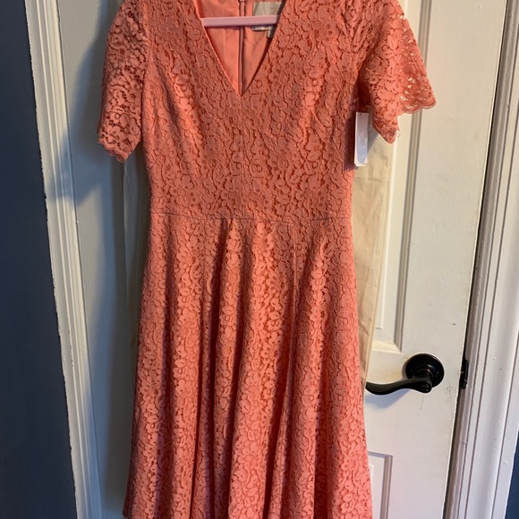 Gal Meets Glam Louisa - Picture 4 of 7